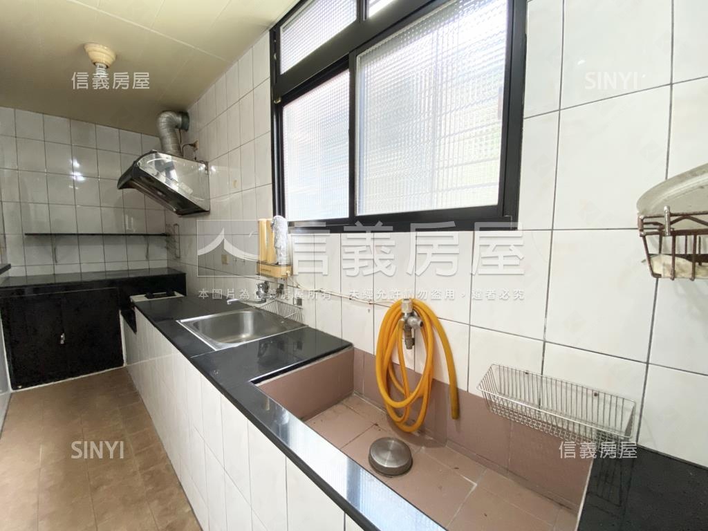 德昌街邊間３房成家好宅房屋室內格局與周邊環境