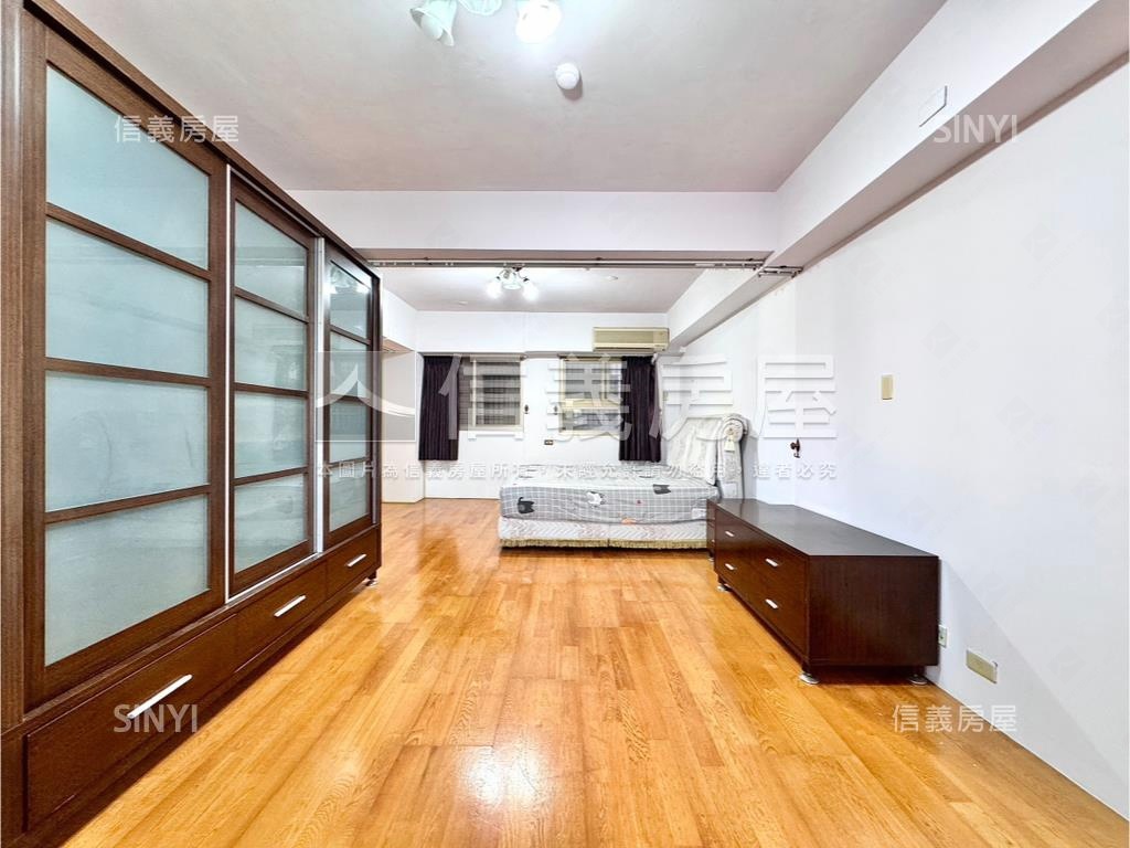 近屏東榮總大三房平車房屋室內格局與周邊環境