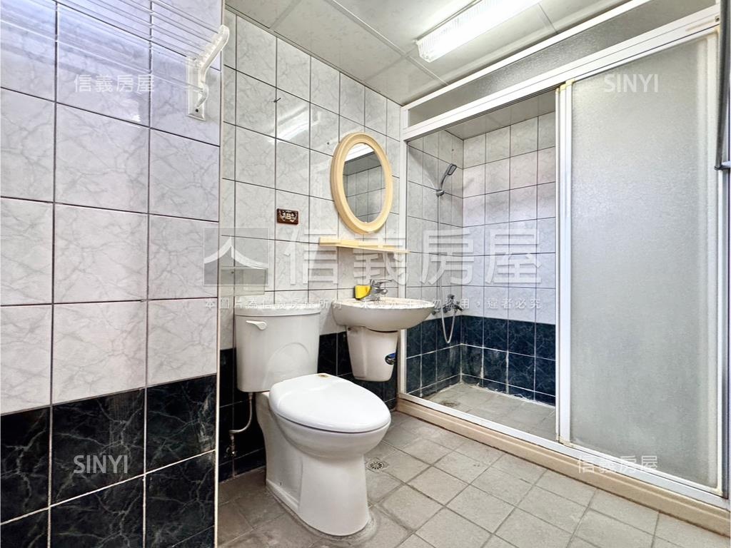 近屏東榮總大三房平車房屋室內格局與周邊環境