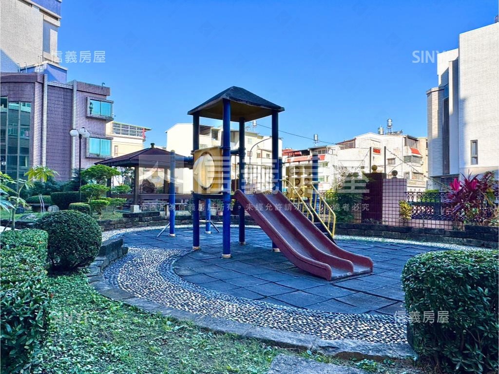 近屏東榮總大三房平車房屋室內格局與周邊環境