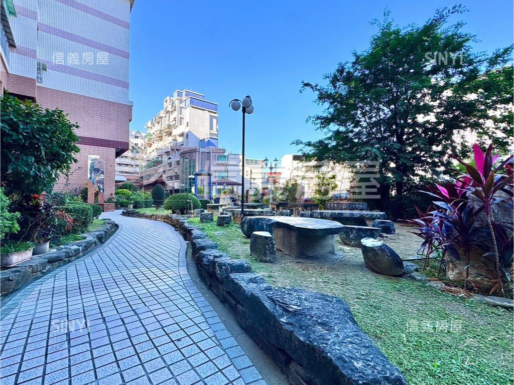 近屏東榮總大三房平車房屋室內格局與周邊環境