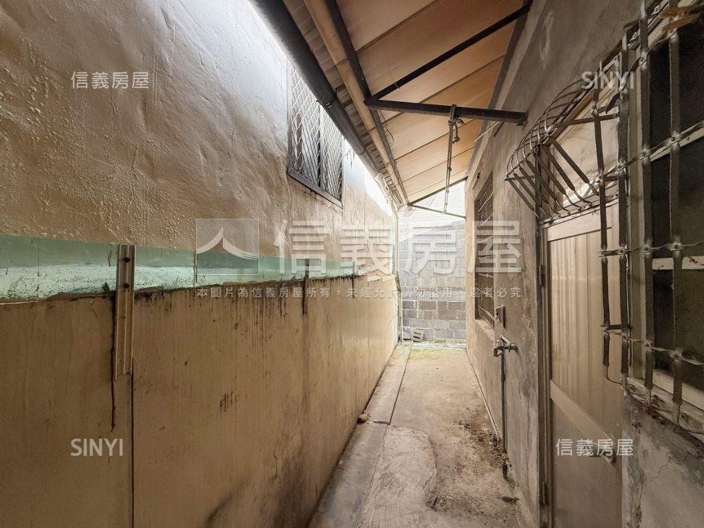 專任土地８米面寬朝南透天房屋室內格局與周邊環境