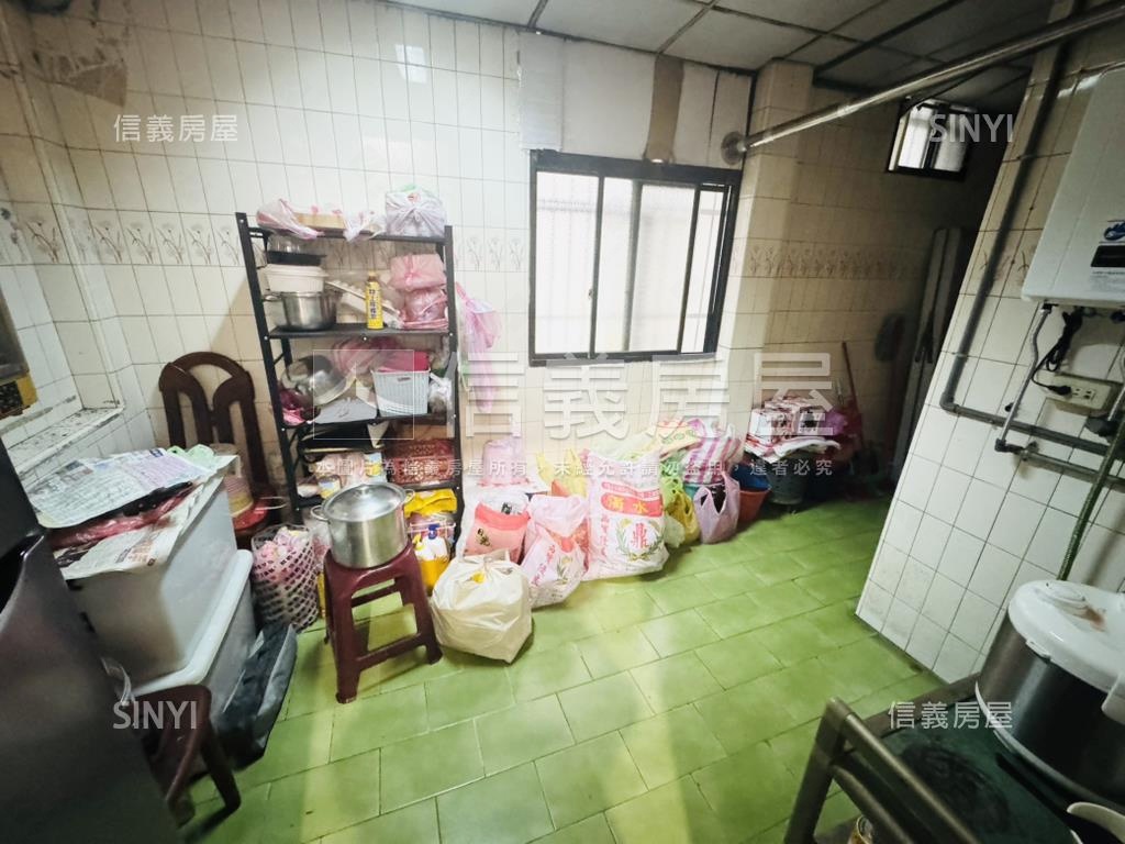 近家樂福美寓一樓房屋室內格局與周邊環境