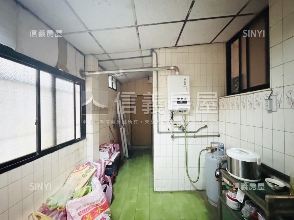 近家樂福美寓一樓房屋室內格局與周邊環境