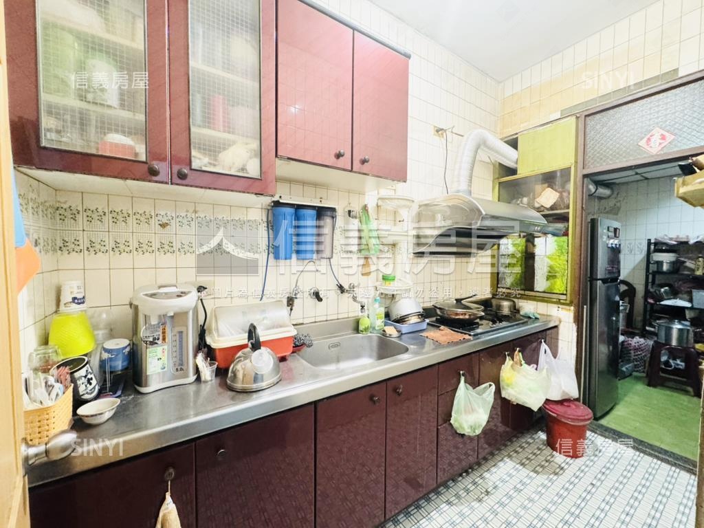 近家樂福美寓一樓房屋室內格局與周邊環境