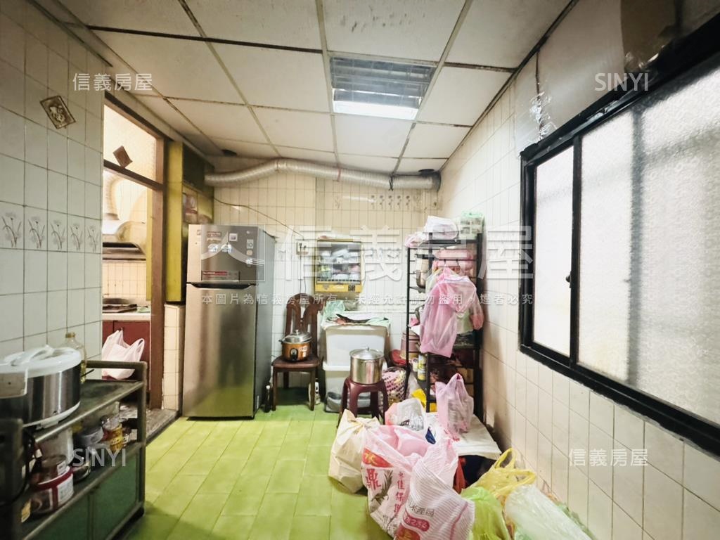 近家樂福美寓一樓房屋室內格局與周邊環境