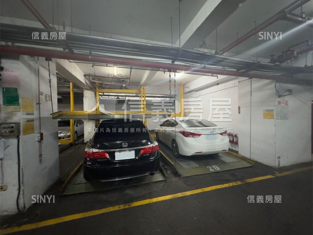 讚！捷運站三房車位房屋室內格局與周邊環境
