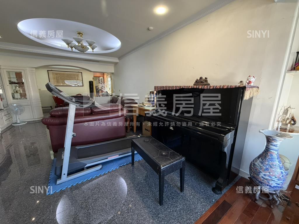 三民商圈大坪數雙平車房屋室內格局與周邊環境