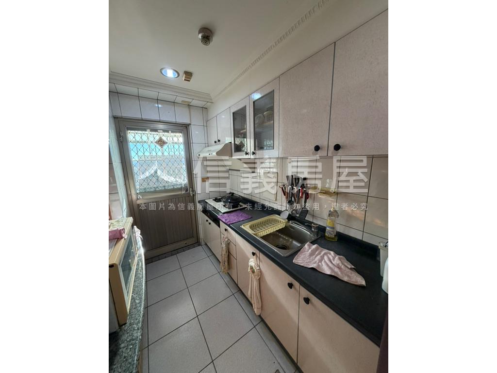三民商圈大坪數雙平車房屋室內格局與周邊環境
