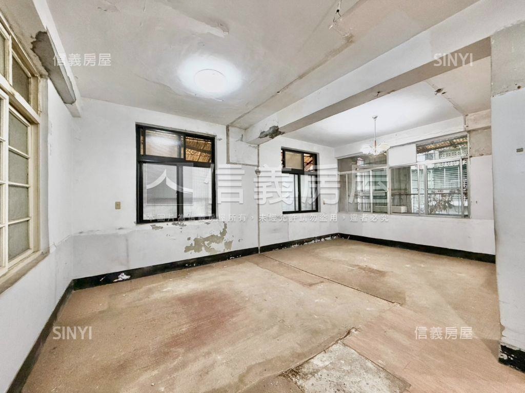 中華路，公寓三樓房屋室內格局與周邊環境