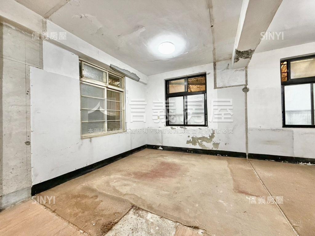 中華路，公寓三樓房屋室內格局與周邊環境