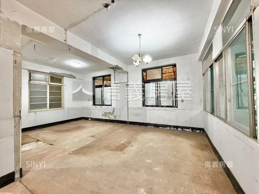 中華路，公寓三樓房屋室內格局與周邊環境