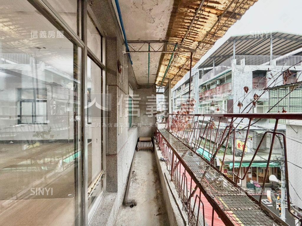 中華路，公寓三樓房屋室內格局與周邊環境