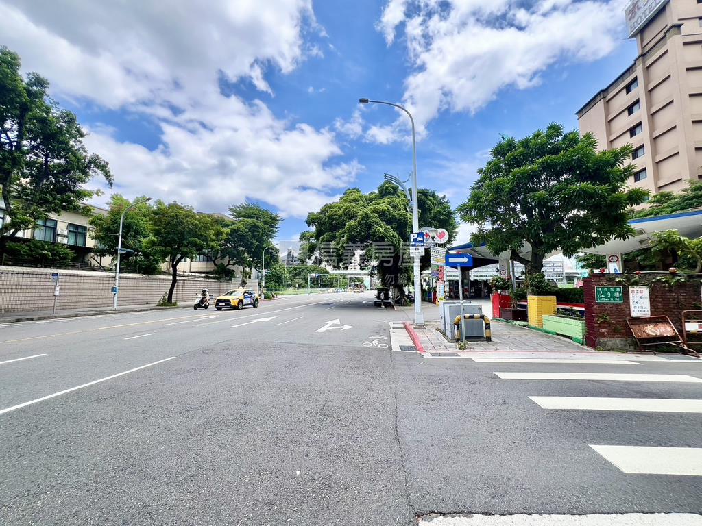 地上權便宜停車位７號房屋室內格局與周邊環境