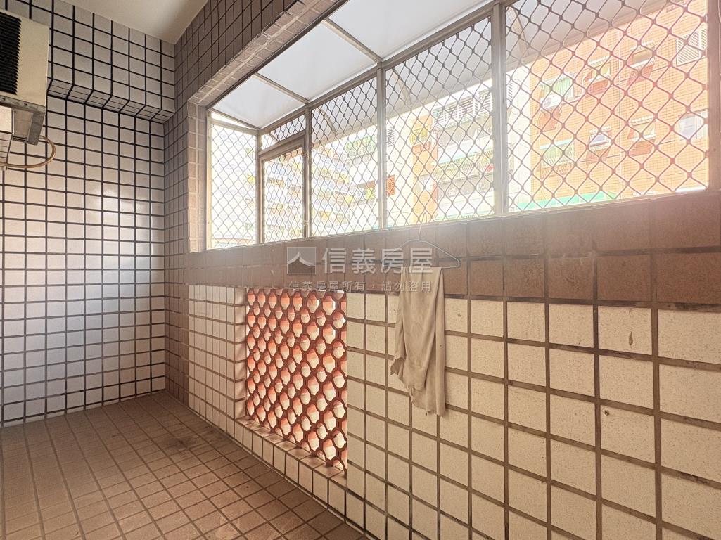 永康｜公園旁多功能樓店房屋室內格局與周邊環境
