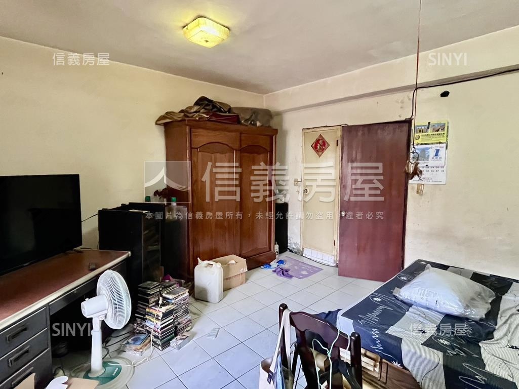 潭子大地坪小花園透天房屋室內格局與周邊環境