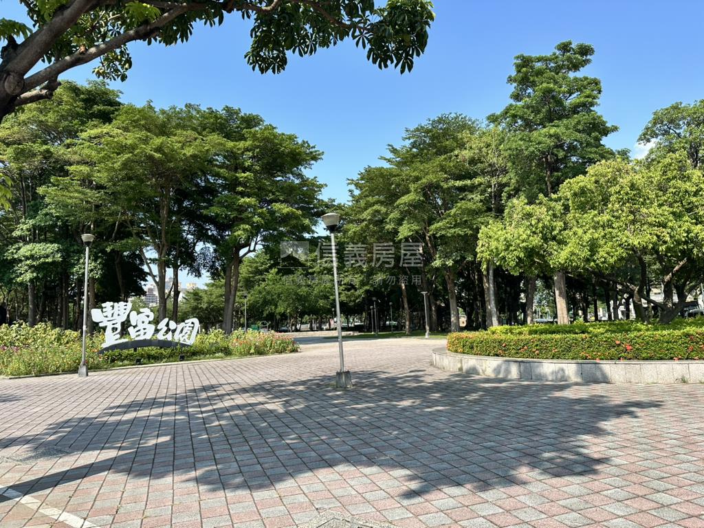 閱讀城市三房平車讚房屋室內格局與周邊環境