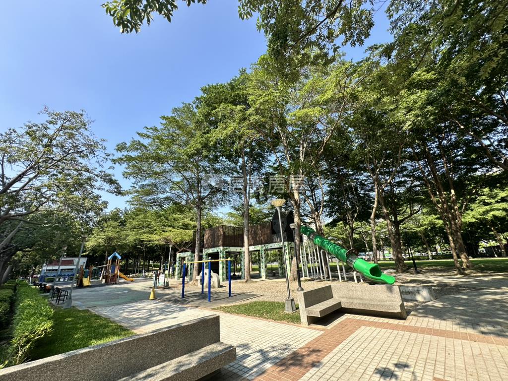 閱讀城市三房平車讚房屋室內格局與周邊環境