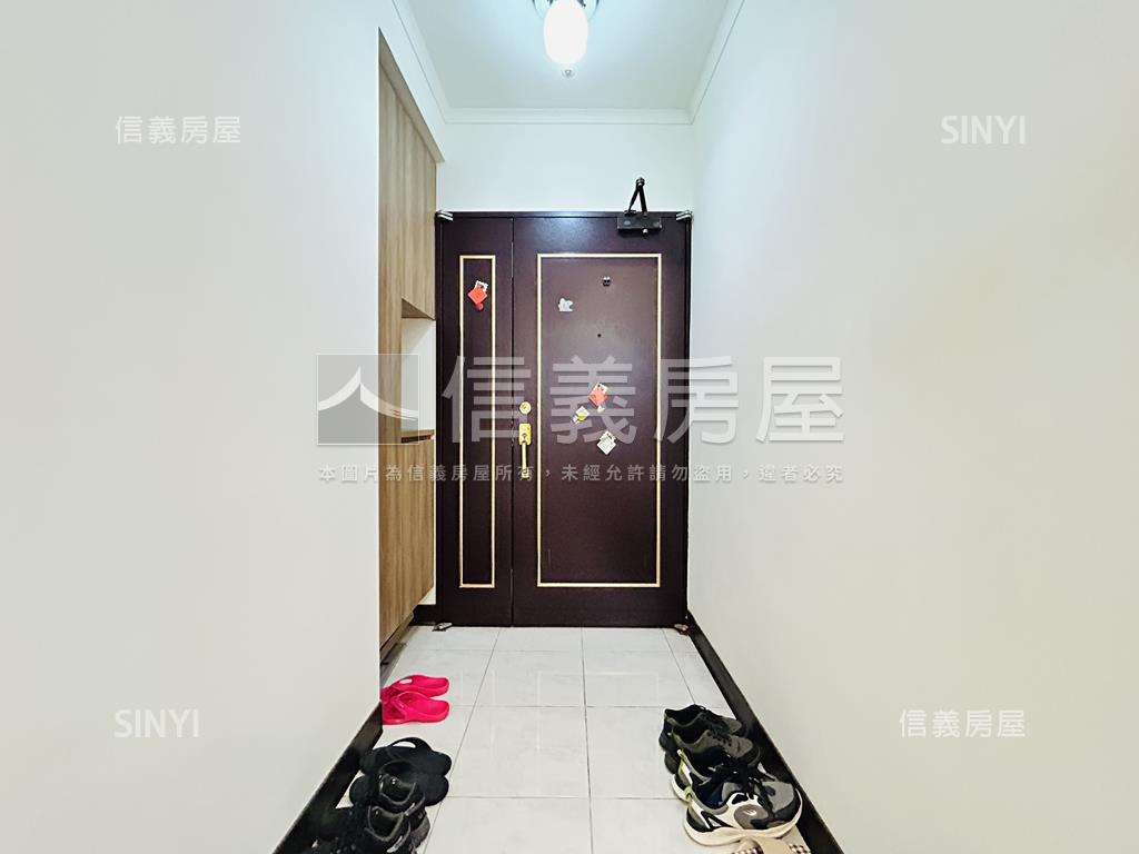 稀有國泰霞關大三房車位房屋室內格局與周邊環境