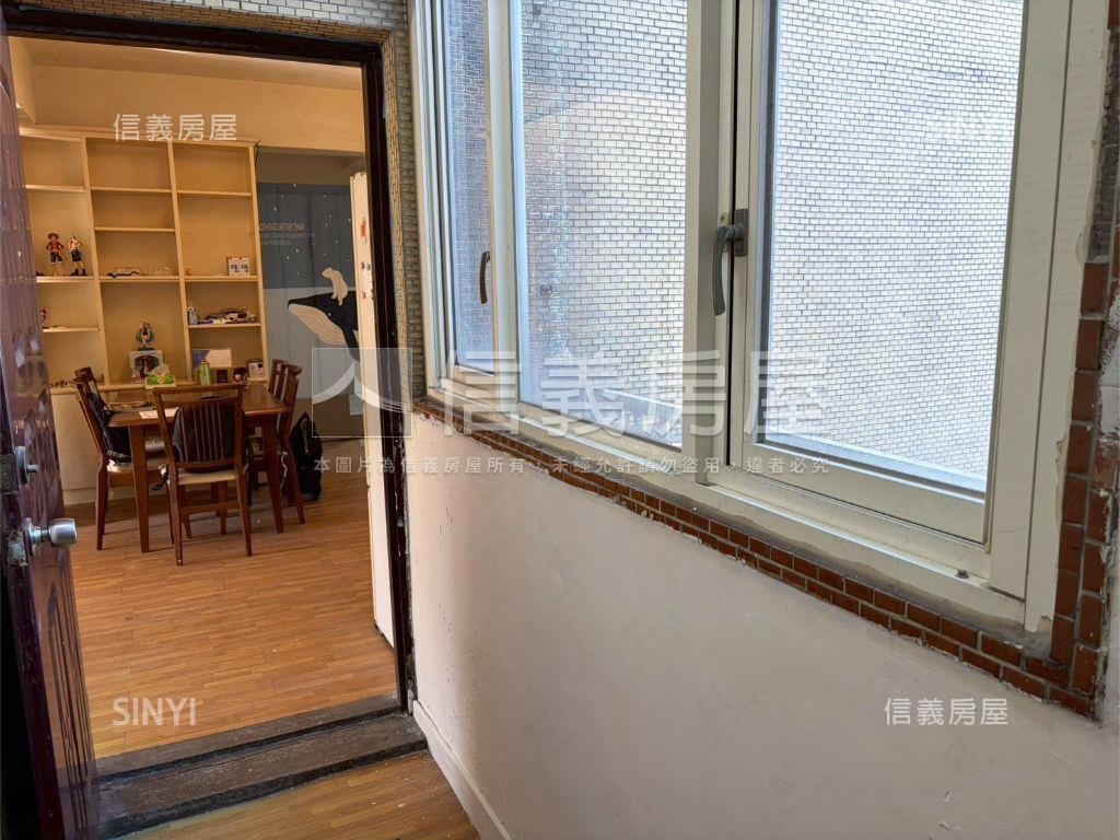 一江新城三房房屋室內格局與周邊環境