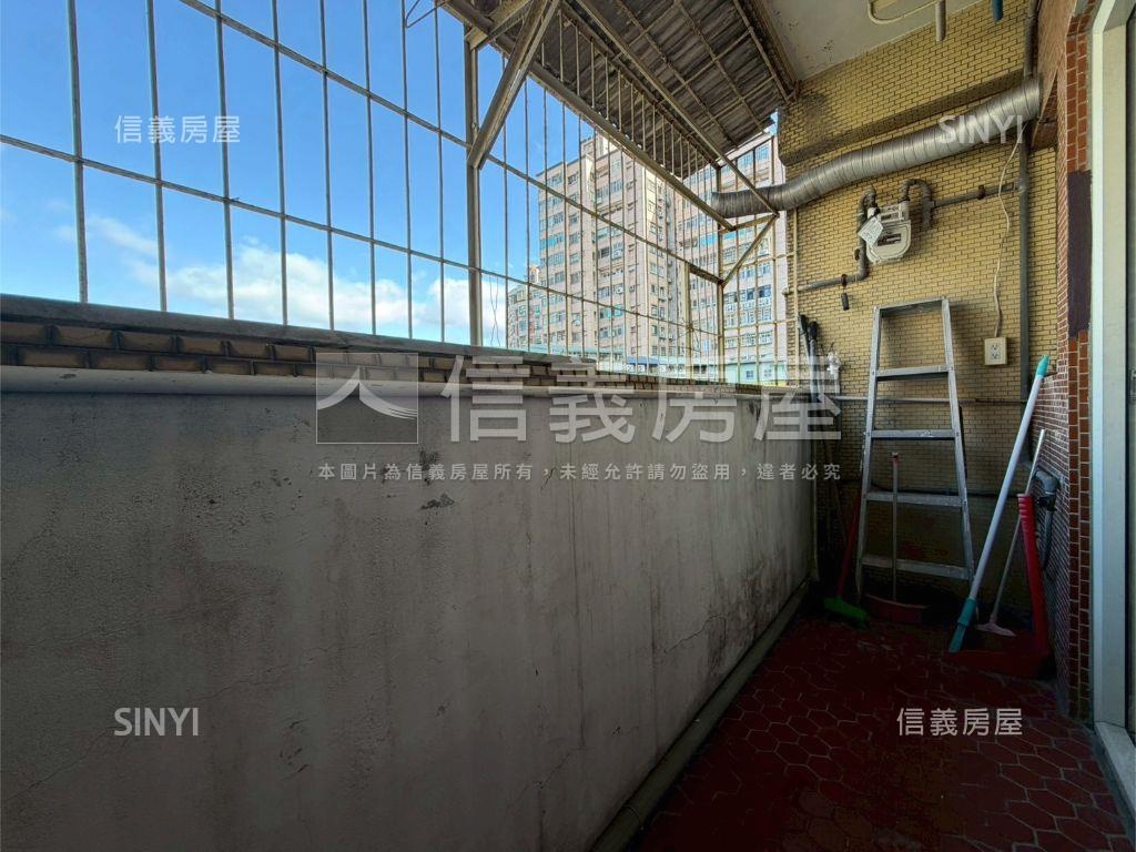 一江新城三房房屋室內格局與周邊環境