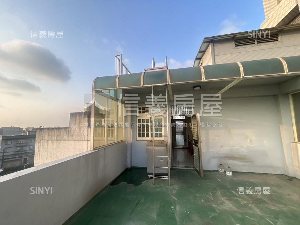 楊梅後站百坪電梯金店面房屋室內格局與周邊環境