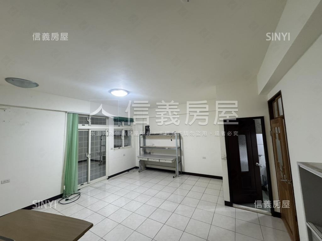 楊梅後站百坪電梯金店面房屋室內格局與周邊環境