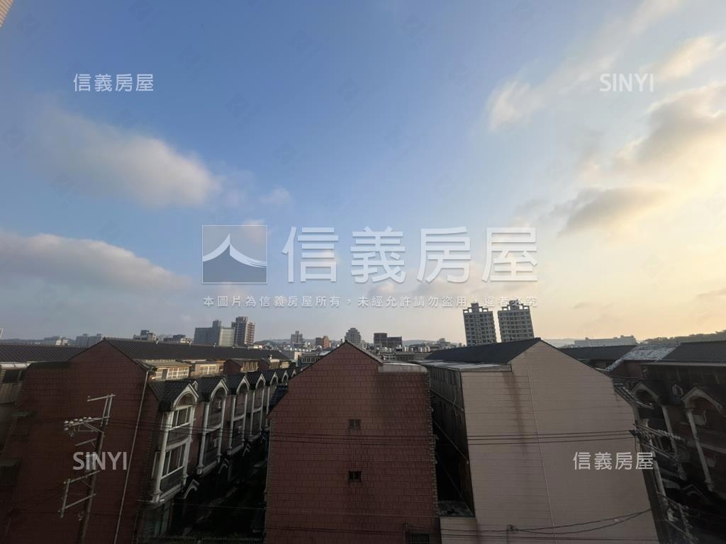 楊梅後站百坪電梯金店面房屋室內格局與周邊環境