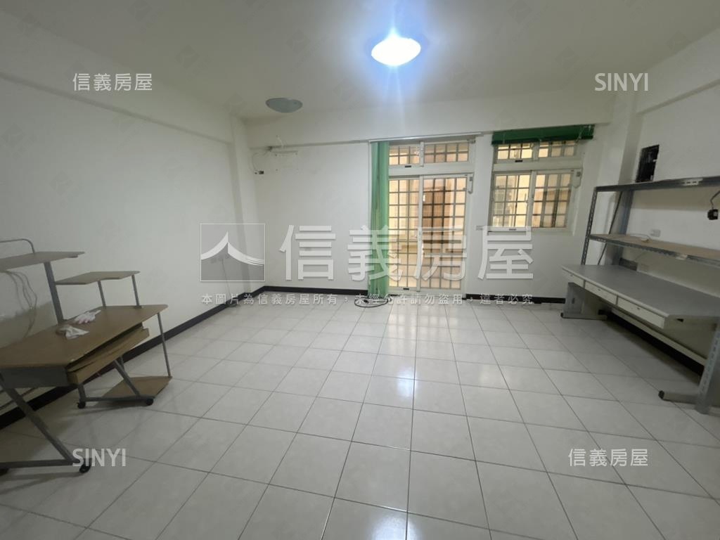 楊梅後站百坪電梯金店面房屋室內格局與周邊環境
