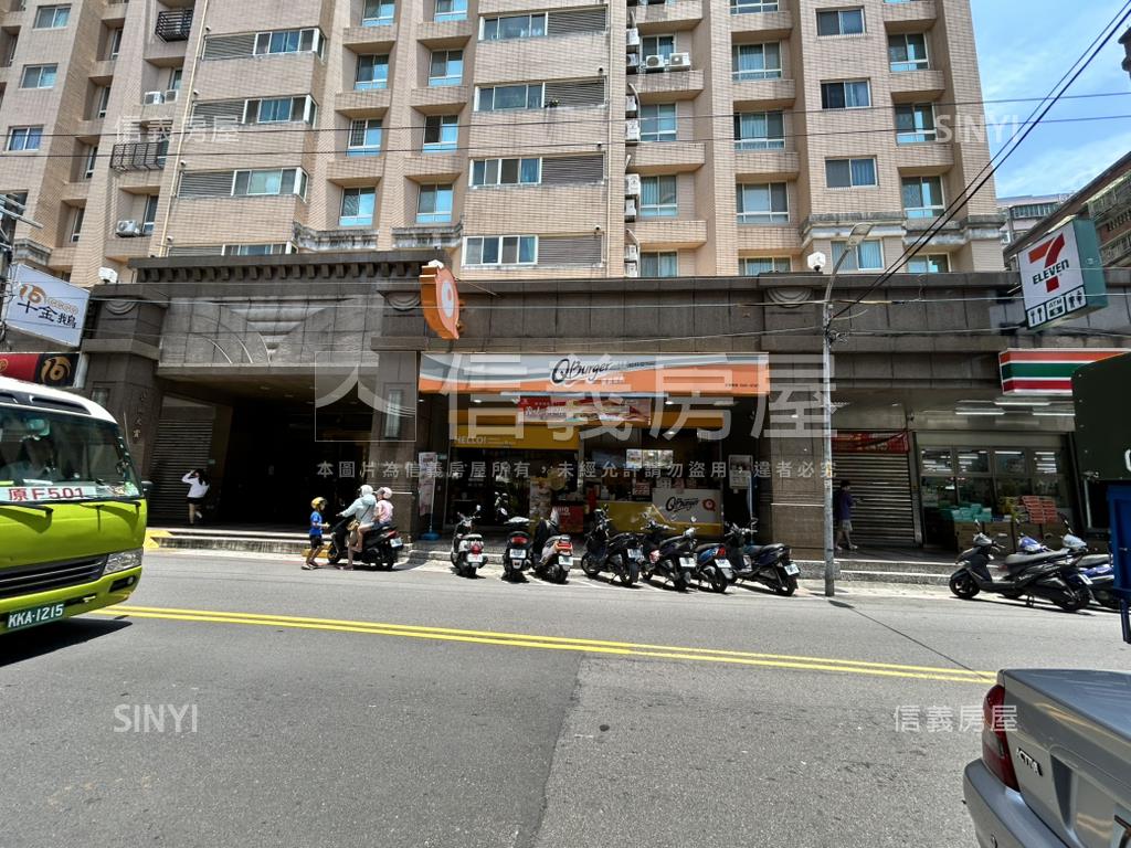 公園大賞４房車位房屋室內格局與周邊環境