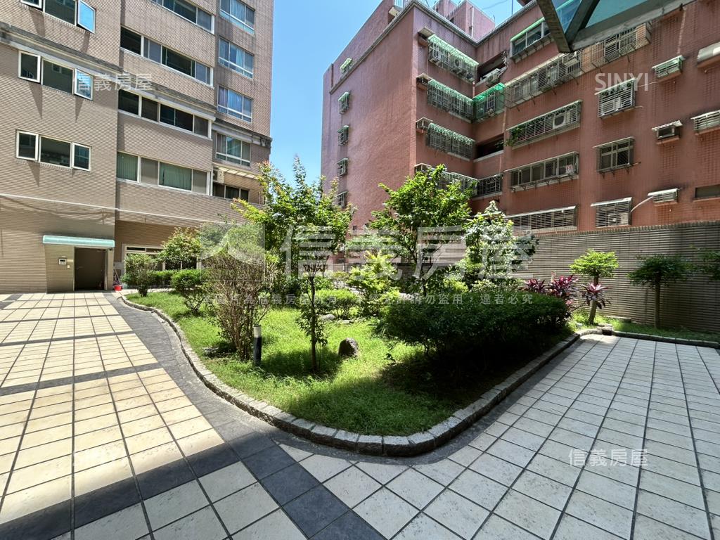 公園大賞４房車位房屋室內格局與周邊環境