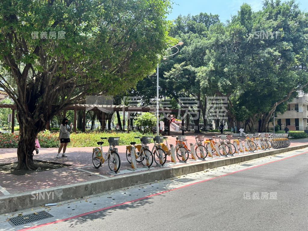 公園大賞４房車位房屋室內格局與周邊環境