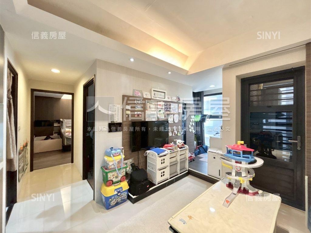 高鐵區２房２衛平面車位房屋室內格局與周邊環境