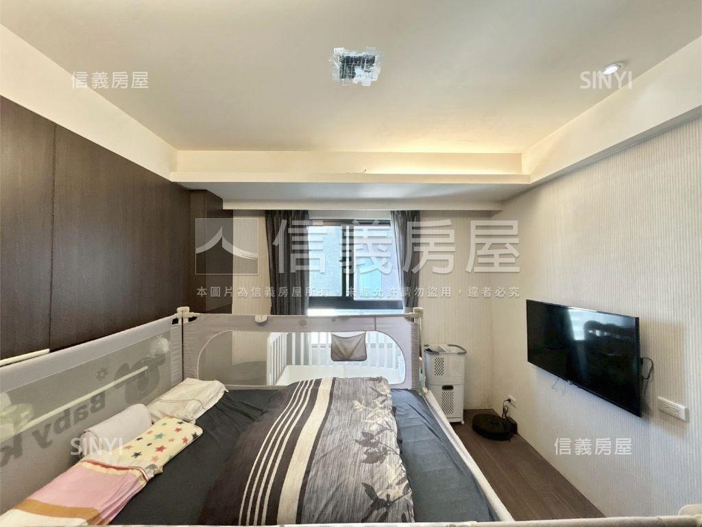 高鐵區２房２衛平面車位房屋室內格局與周邊環境