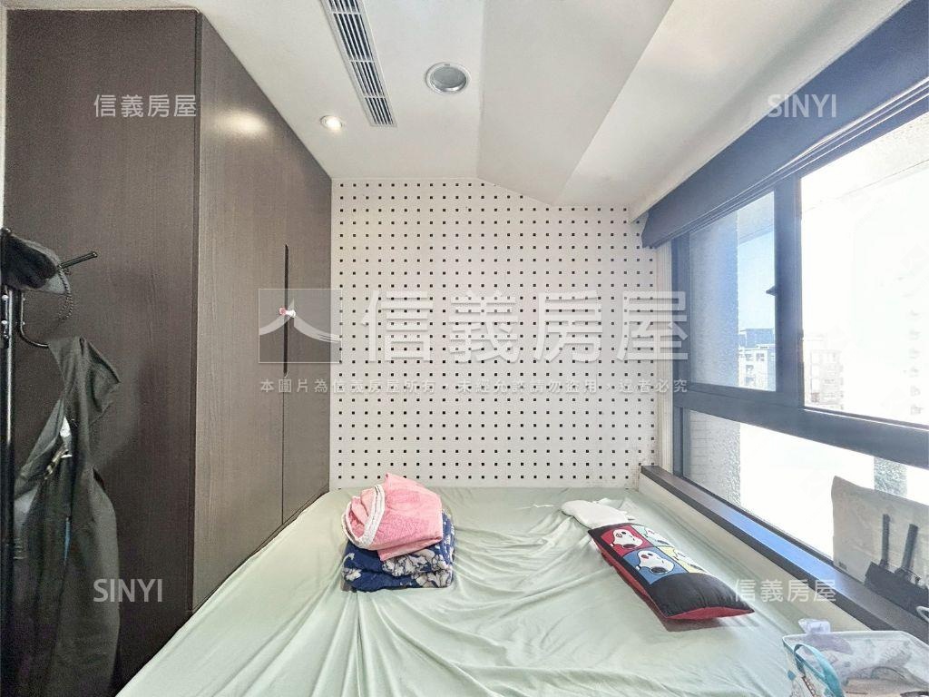 高鐵區２房２衛平面車位房屋室內格局與周邊環境