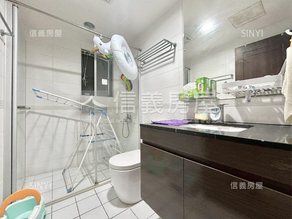 高鐵區２房２衛平面車位房屋室內格局與周邊環境