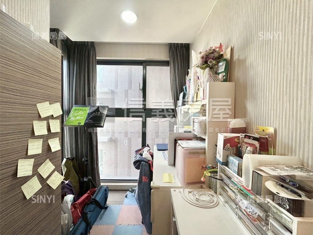 高鐵區２房２衛平面車位房屋室內格局與周邊環境