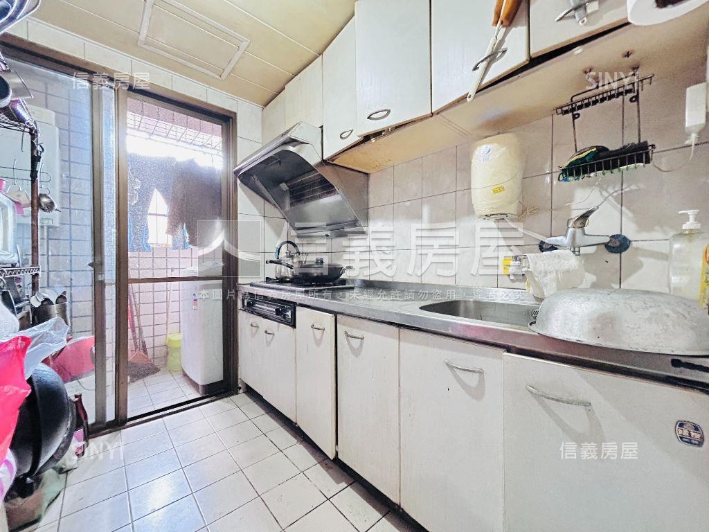 寶慶路便宜超值三房車位房屋室內格局與周邊環境