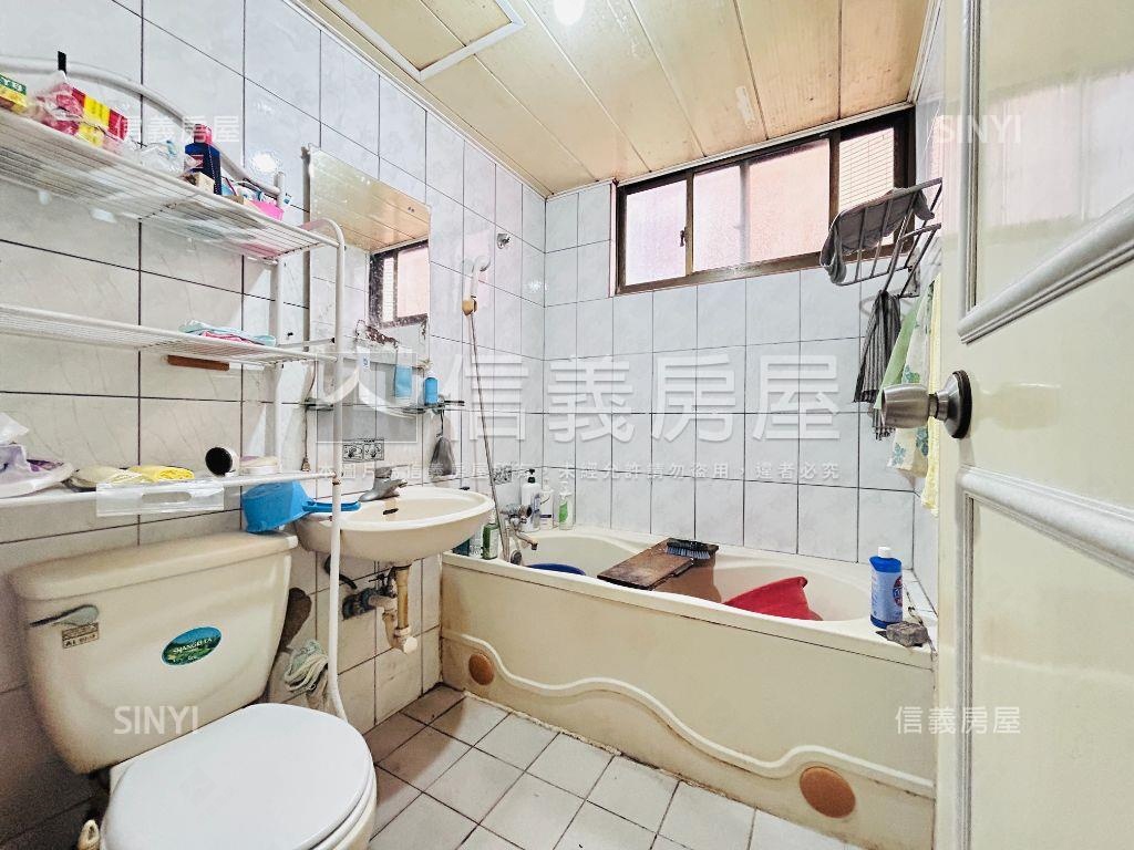 寶慶路便宜超值三房車位房屋室內格局與周邊環境