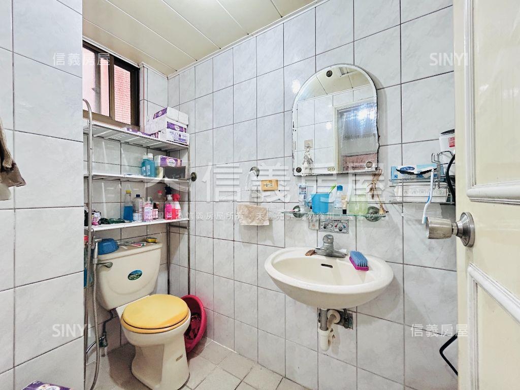 寶慶路便宜超值三房車位房屋室內格局與周邊環境