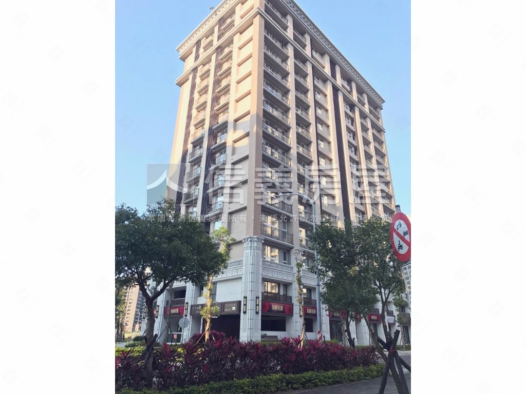 伯爵面公園精美兩房房屋室內格局與周邊環境