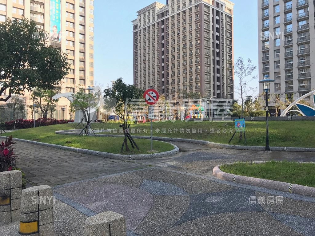 伯爵面公園精美兩房房屋室內格局與周邊環境
