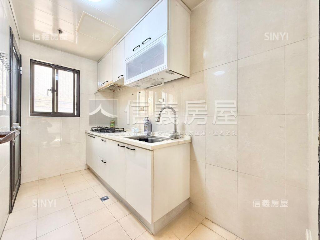 近未來捷運景觀三房車位房屋室內格局與周邊環境