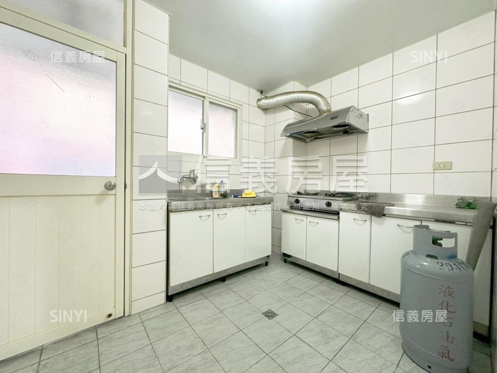 總站捷運邊間開窗三房房屋室內格局與周邊環境