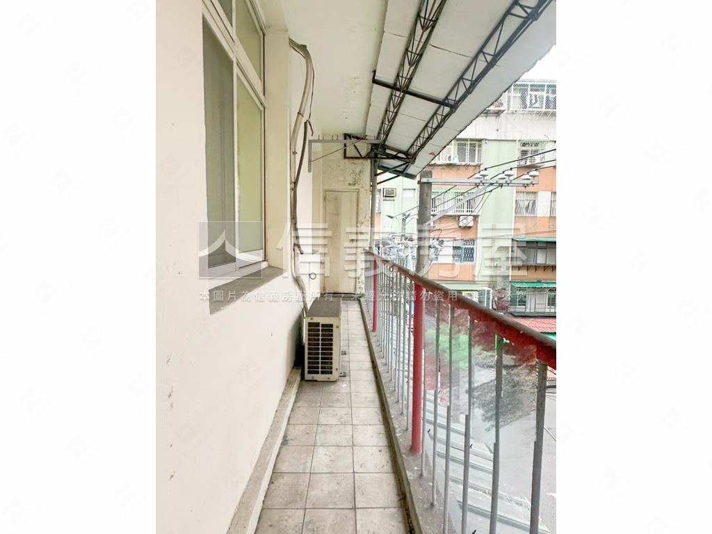 總站捷運邊間開窗三房房屋室內格局與周邊環境