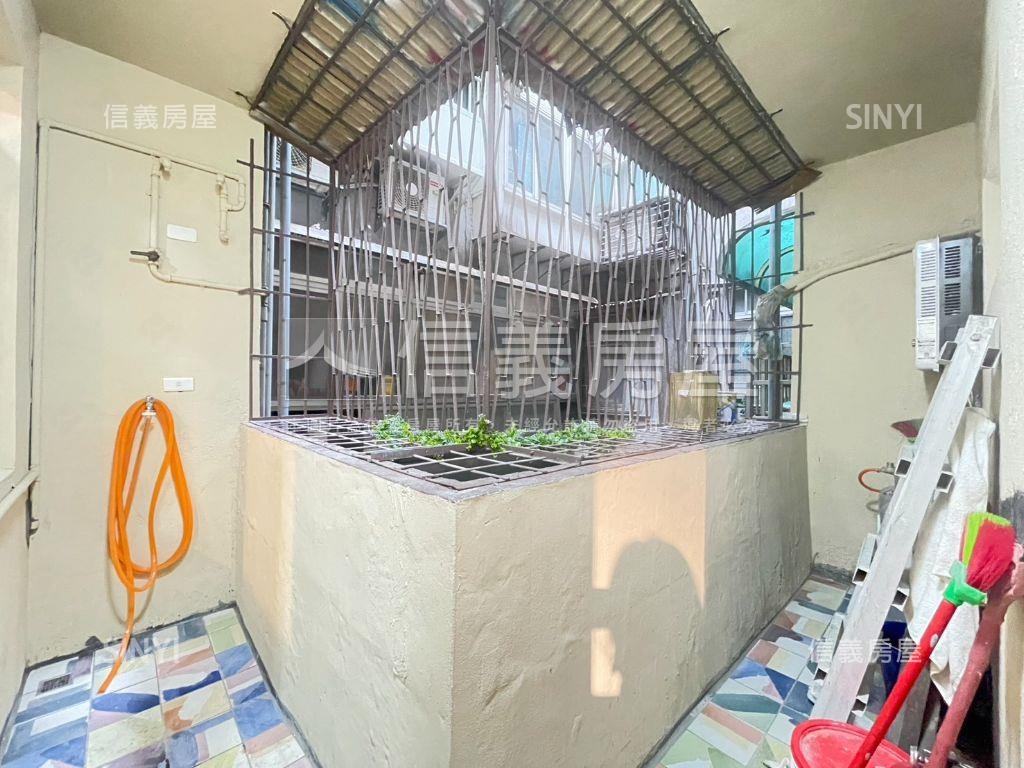 近新莊捷運站二樓美寓房屋室內格局與周邊環境