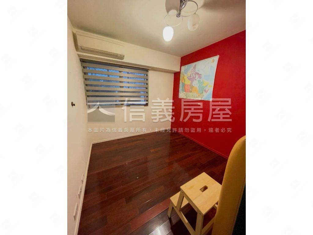 專任！象山溫馨電梯三房房屋室內格局與周邊環境