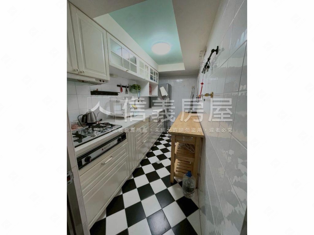 專任！象山溫馨電梯三房房屋室內格局與周邊環境