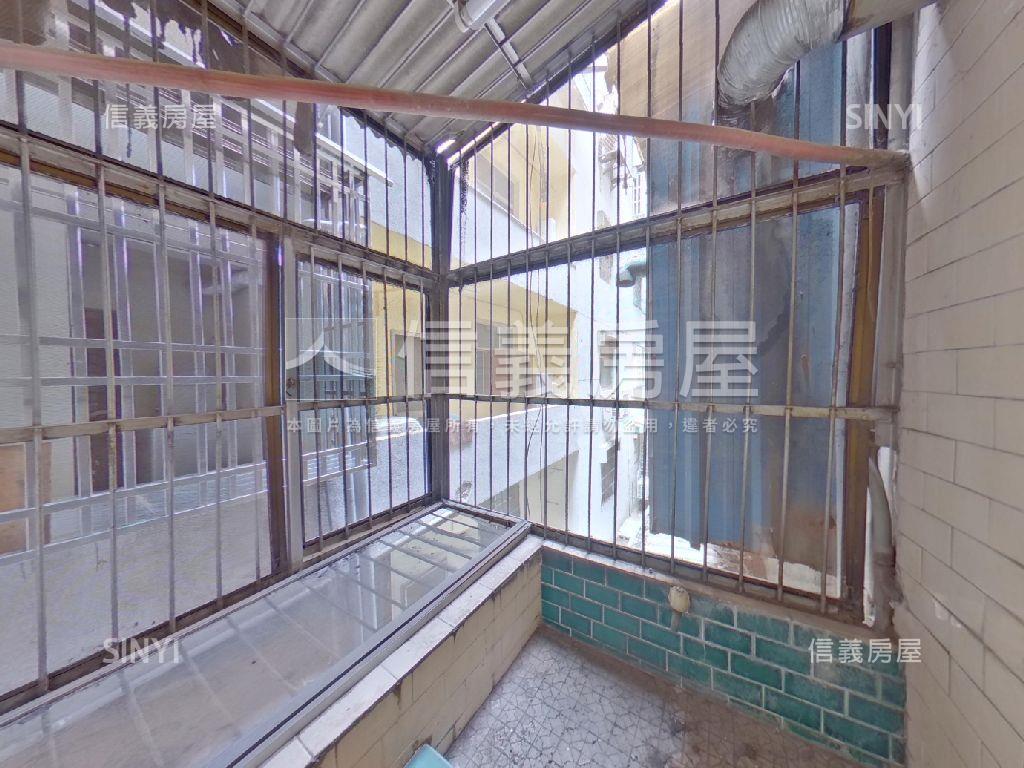 近文化國小金店面可看屋房屋室內格局與周邊環境