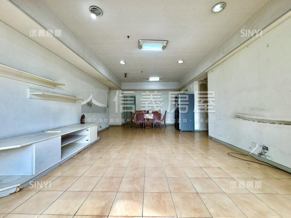 文化皇家四維五福四房平車房屋室內格局與周邊環境